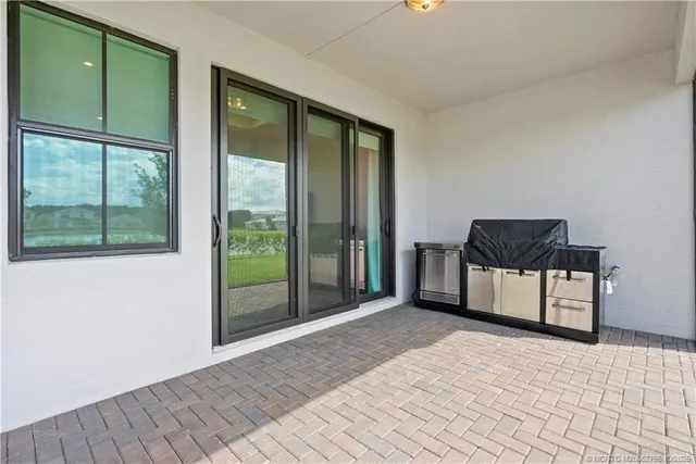 $615,000 | 369 Southeast Fascino Circle, Port St. Lucie, FL 34984