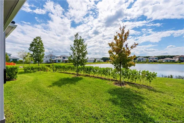 $615,000 | 369 Southeast Fascino Circle, Port St. Lucie, FL 34984