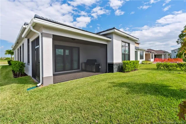 $615,000 | 369 Southeast Fascino Circle, Port St. Lucie, FL 34984