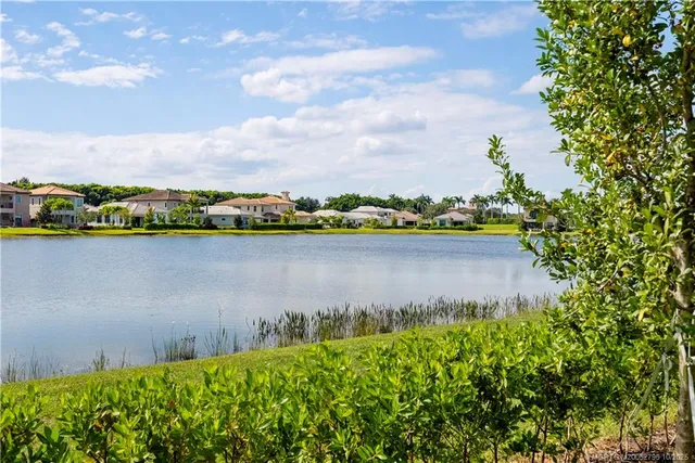 $615,000 | 369 Southeast Fascino Circle, Port St. Lucie, FL 34984