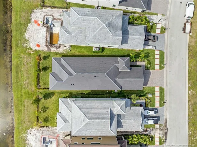 $615,000 | 369 Southeast Fascino Circle, Port St. Lucie, FL 34984