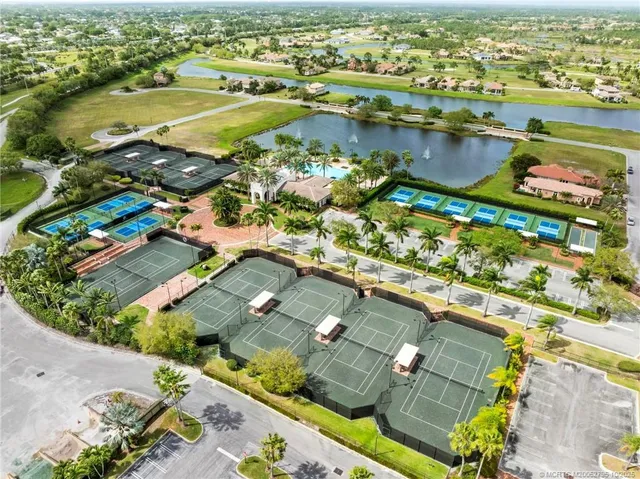 $615,000 | 369 Southeast Fascino Circle, Port St. Lucie, FL 34984