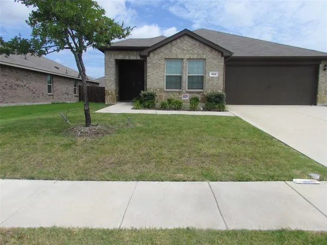 $1,800 | 323 Cultivator Court, Royse City, TX 75189