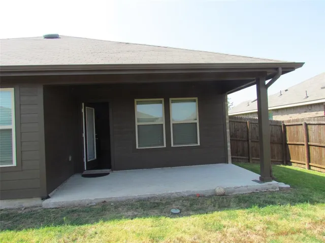 $1,800 | 323 Cultivator Court, Royse City, TX 75189
