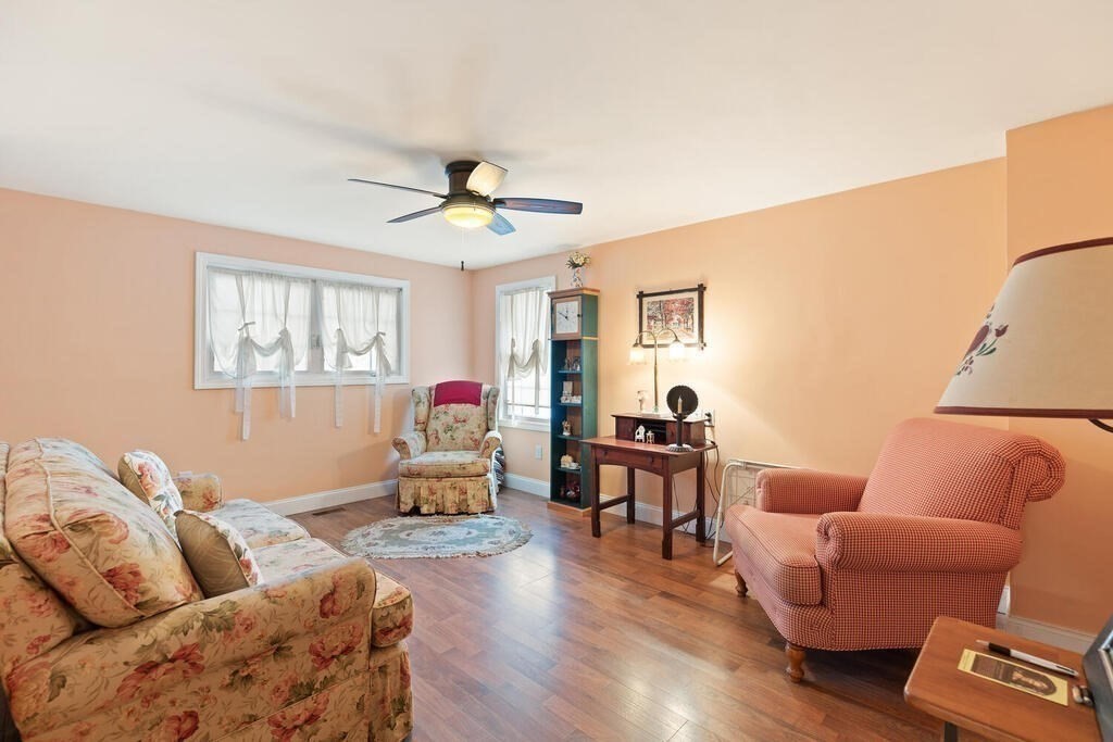 14 Middle Street Wakefield, MA 01880 - Photo 15 of 31