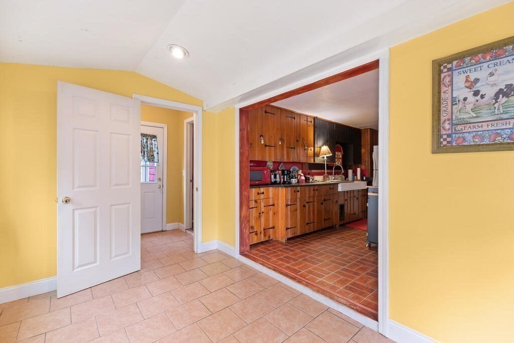 14 Middle Street Wakefield, MA 01880 - Photo 17 of 31