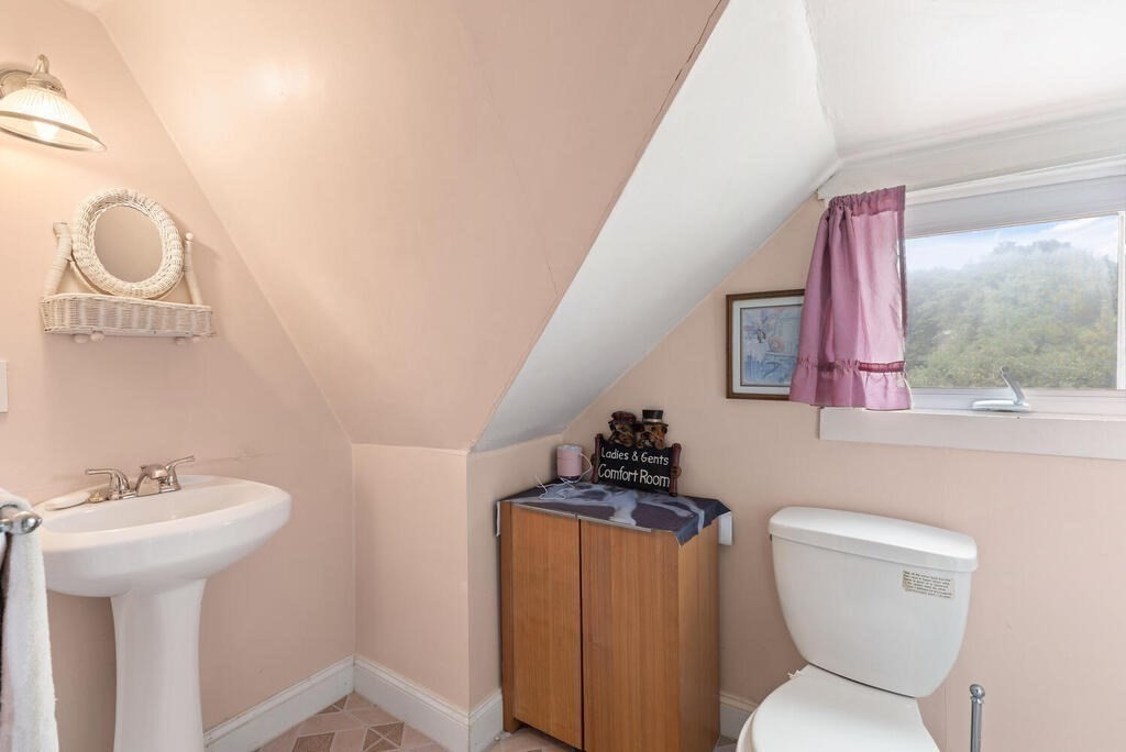 14 Middle Street Wakefield, MA 01880 - Photo 21 of 31