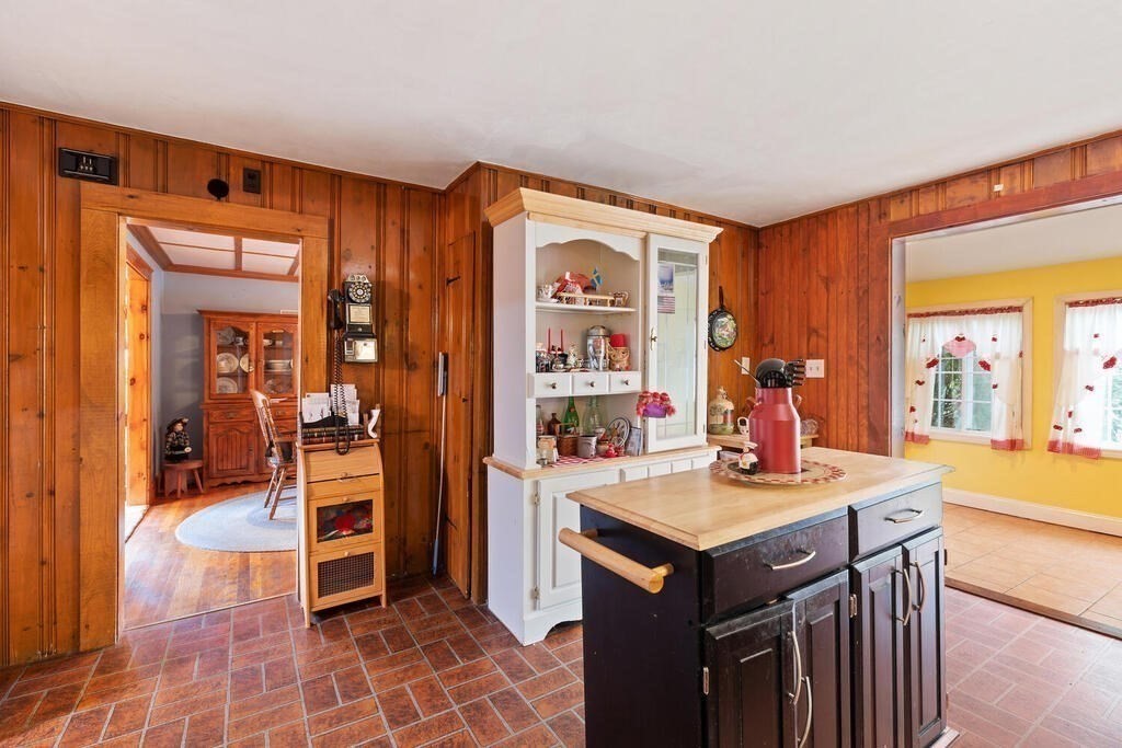 14 Middle Street Wakefield, MA 01880 - Photo 6 of 31