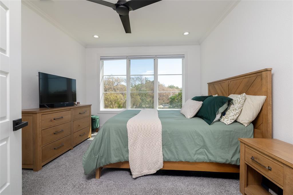 449 South Rayner Street Fort Worth, TX 76111 - Photo 26 of 40 Gallery Image 26
