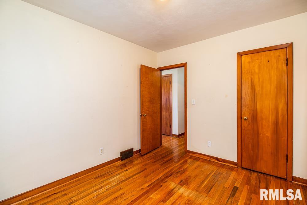 2390 Telegraph Road Davenport, IA 52804 - Photo 11 of 37 Gallery Image 11