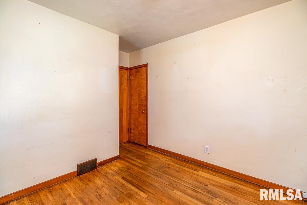 2390 Telegraph Road Davenport, IA 52804 - Photo 12 of 37 Gallery Image 12