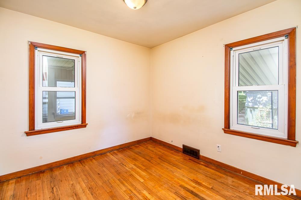 2390 Telegraph Road Davenport, IA 52804 - Photo 14 of 37 Gallery Image 14