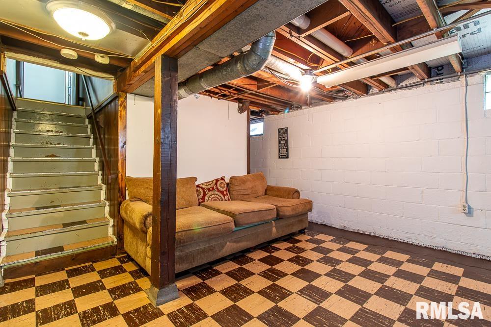 2390 Telegraph Road Davenport, IA 52804 - Photo 21 of 37 Gallery Image 21