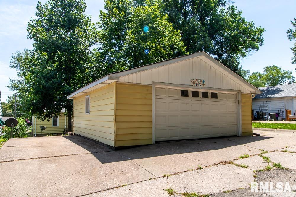2390 Telegraph Road Davenport, IA 52804 - Photo 29 of 37 Gallery Image 29