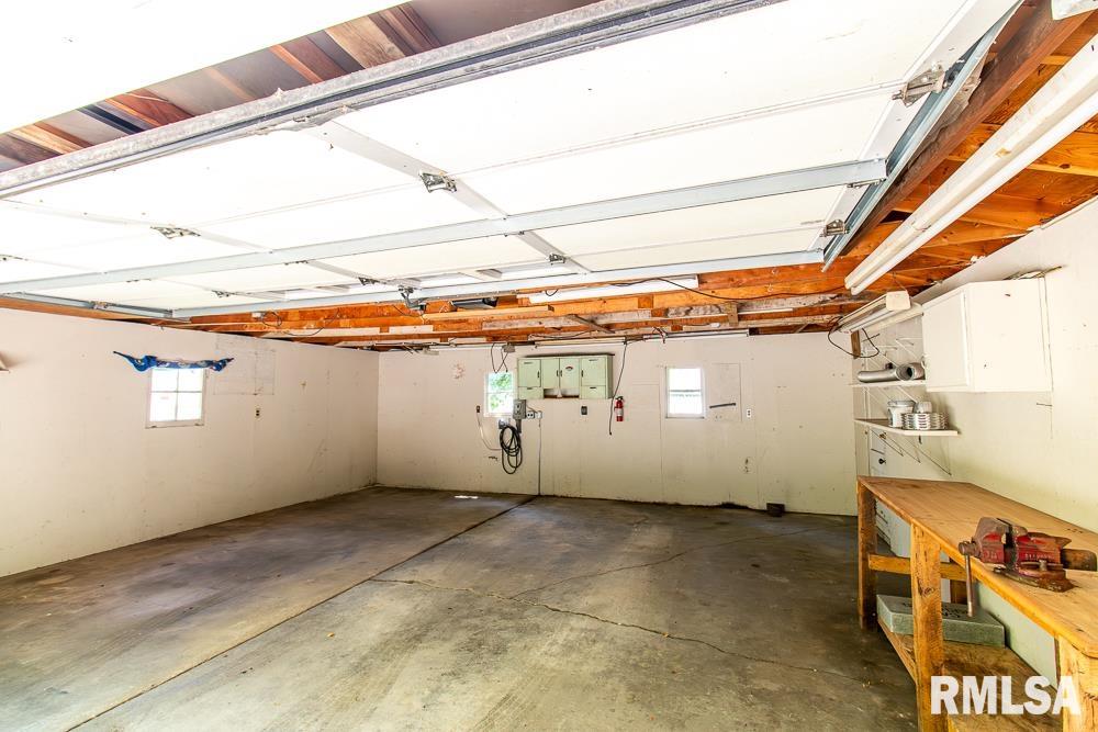 2390 Telegraph Road Davenport, IA 52804 - Photo 30 of 37 Gallery Image 30