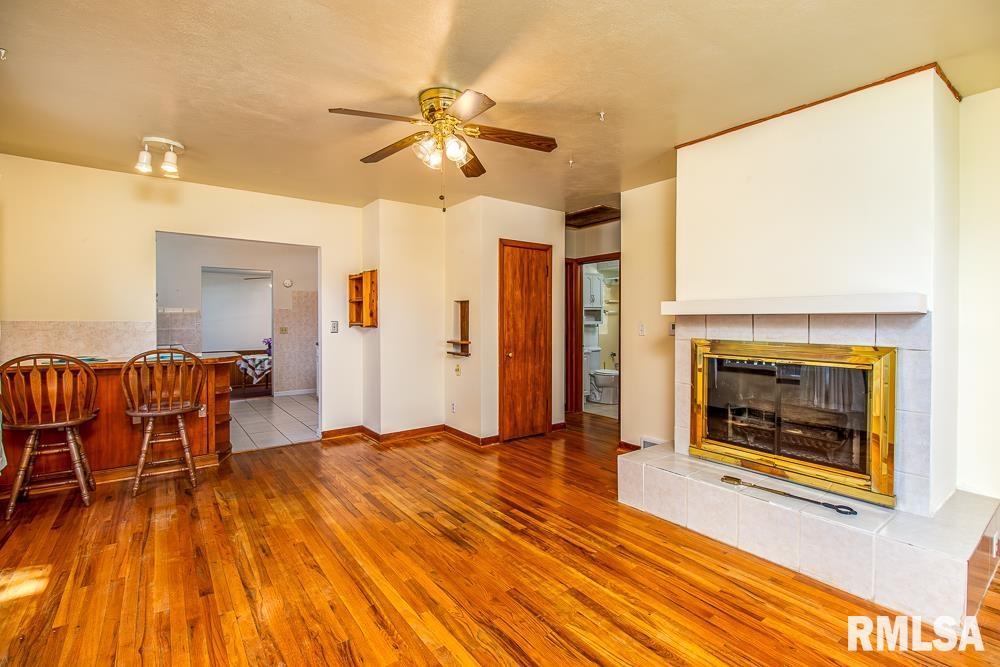 2390 Telegraph Road Davenport, IA 52804 - Photo 4 of 37 Gallery Image 4