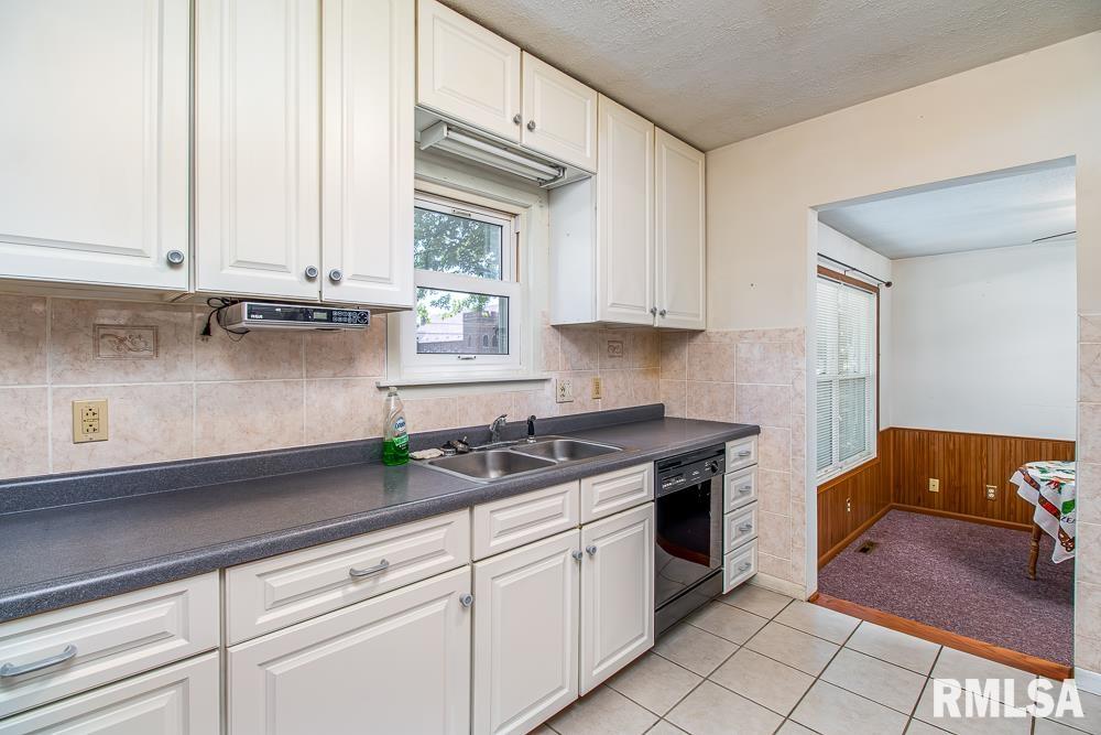 2390 Telegraph Road Davenport, IA 52804 - Photo 8 of 37 Gallery Image 8