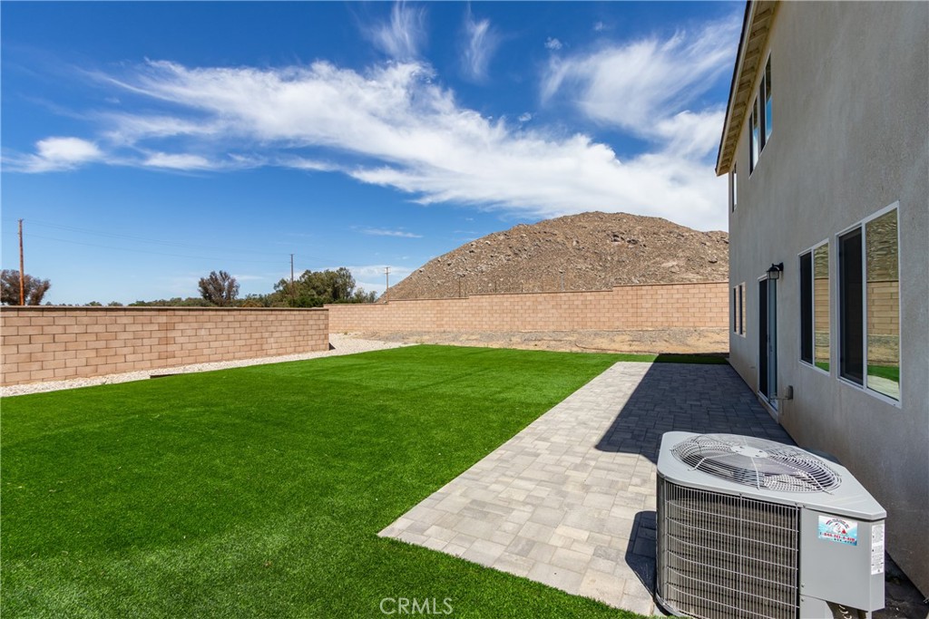 28295 Memory Lane Winchester, CA 92596 - Photo 4 of 68