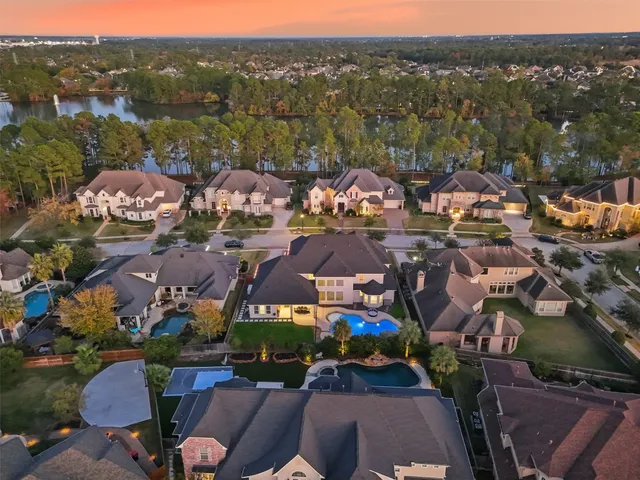 $925,000 | 20711 Bending Pines Lane, Spring, TX 77379