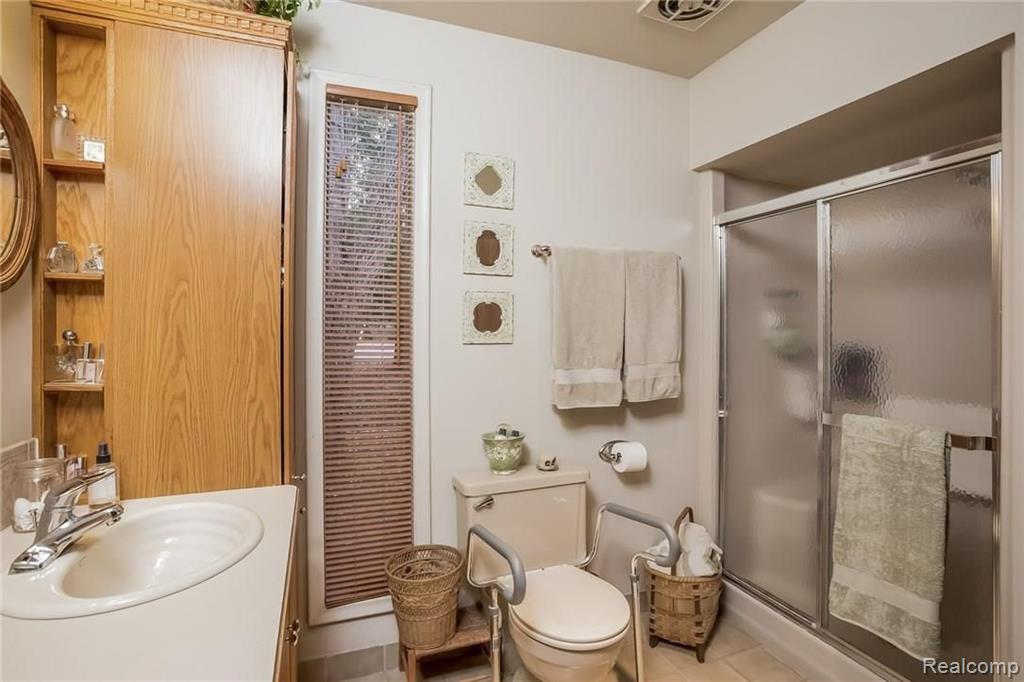 99 Perrydale Street Rochester Hills, MI 48306 - Photo 20 of 40