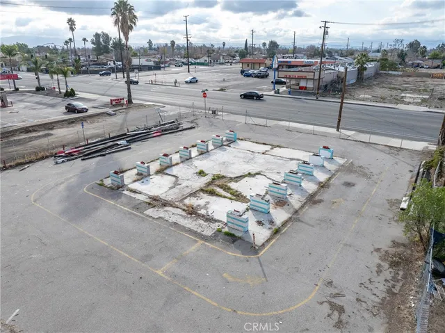 a view of outdoor space with city view