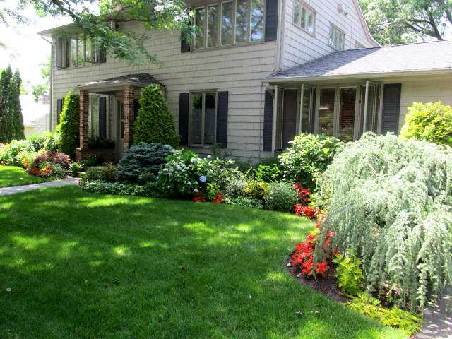 21 Bedford Road Pawtucket, RI 02860 - Photo 1 of 17 Exterior Front.