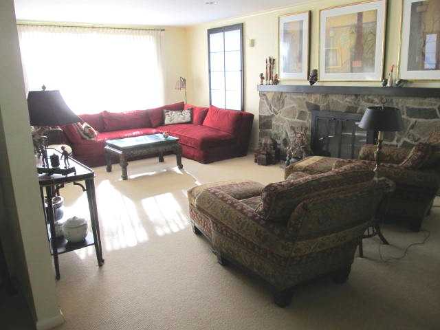 21 Bedford Road Pawtucket, RI 02860 - Photo 3 of 17 Living Room.