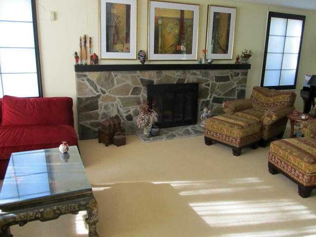 21 Bedford Road Pawtucket, RI 02860 - Photo 4 of 17 Living Room.