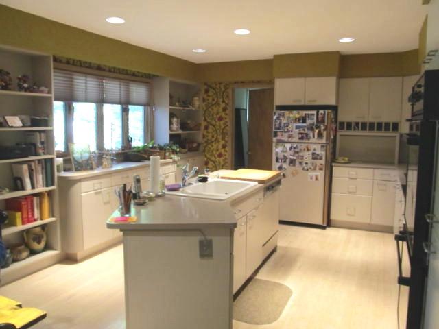 21 Bedford Road Pawtucket, RI 02860 - Photo 6 of 17 Kitchen.