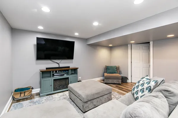 $490,000 | 4951 Thistle Lane, Lake In The Hills, IL 60156