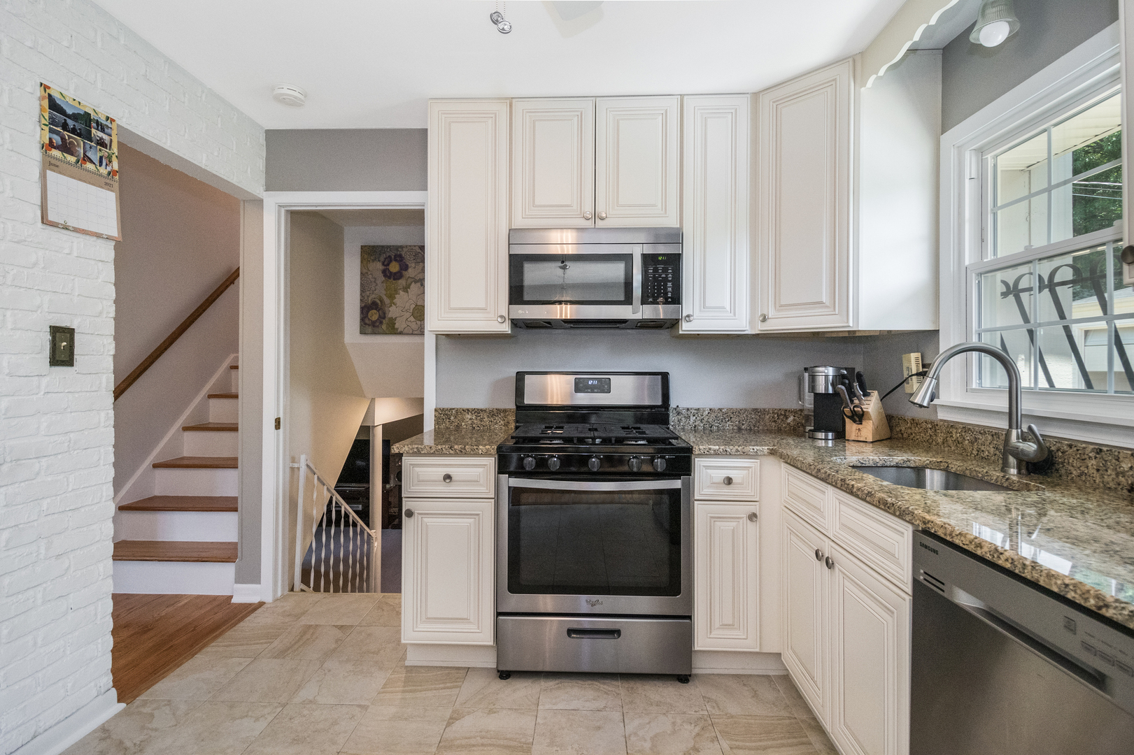 6235 Puffer Road Downers Grove, IL 60516 - Photo 6 of 20