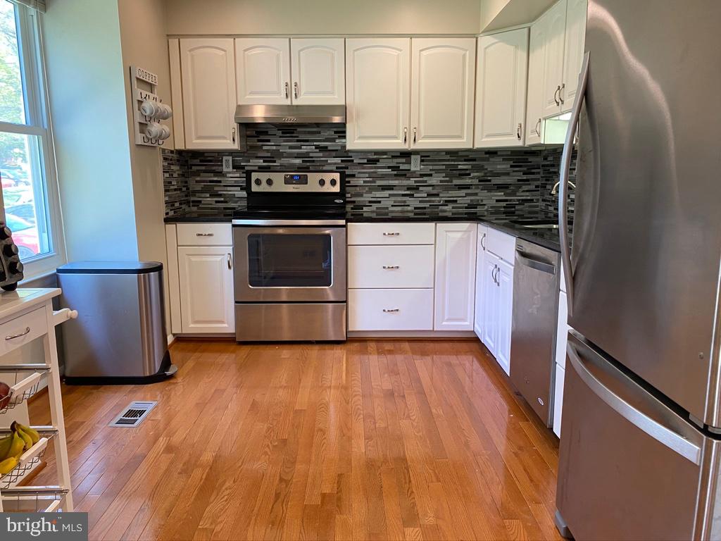 6038 Forrest Hollow Ln Nicely Updated Kitchen