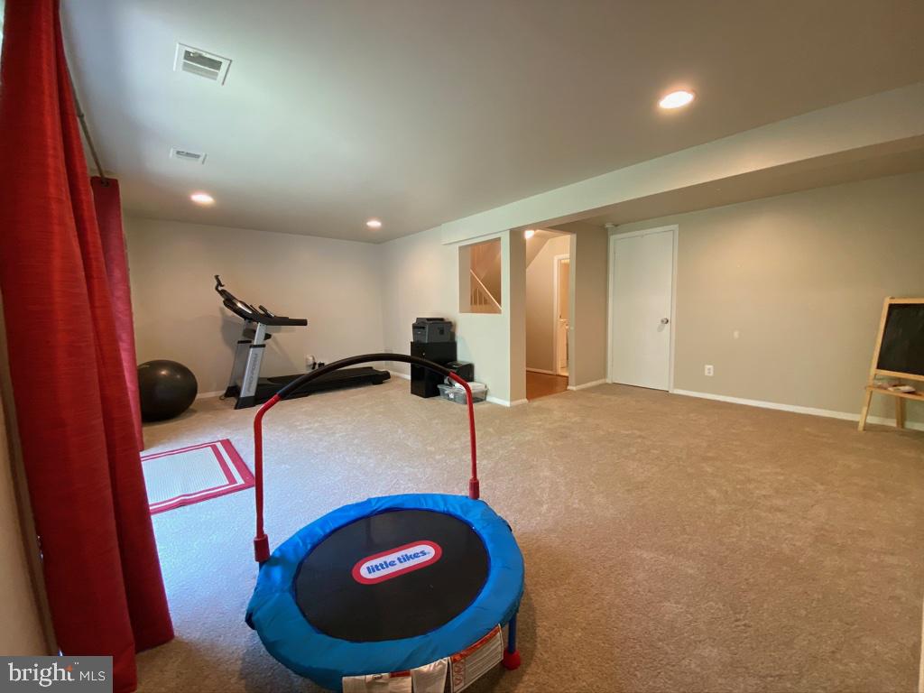 6038 Forrest Hollow Lane Springfield, VA 22152 - Photo 28 of 35 6038 Forrest Hollow Ln Generous LL Family Room