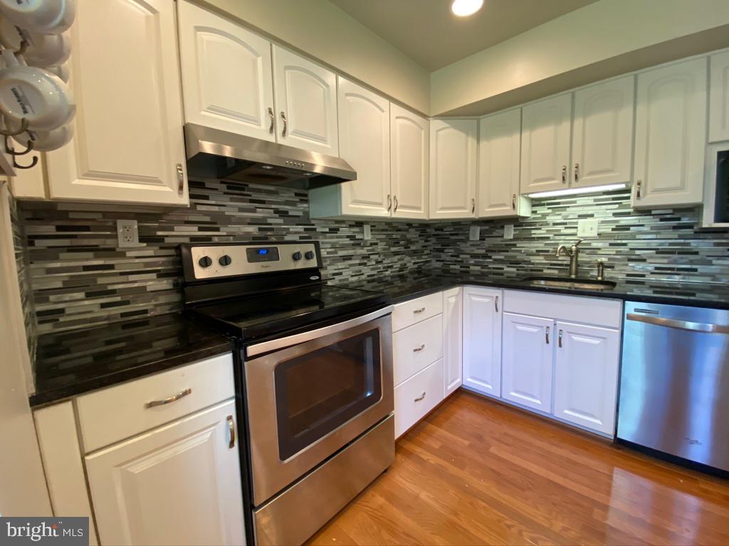 6038 Forrest Hollow Ln Nicely Updated Kitchen