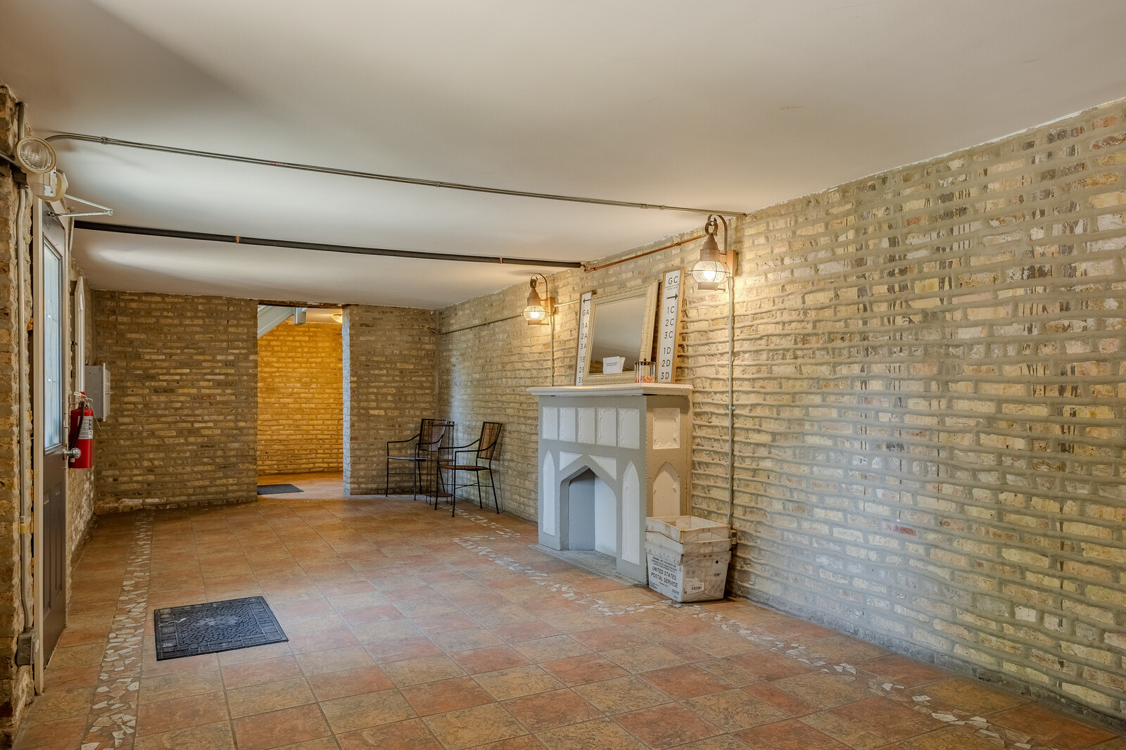 3100 West Addison Street, Unit 1A Chicago, IL 60618 - Photo 3 of 29