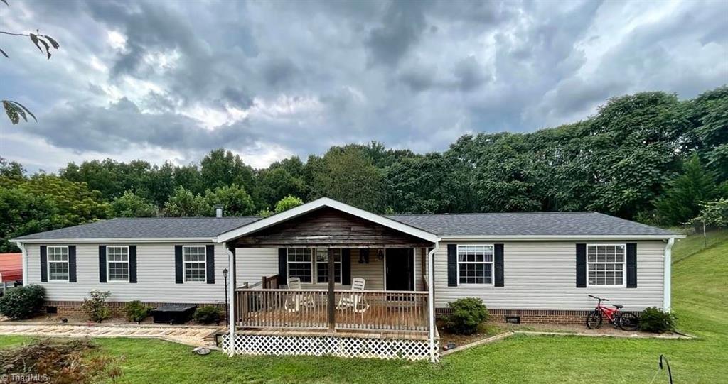 390 Rab Road Purlear, NC 28665 - Photo 1 of 23