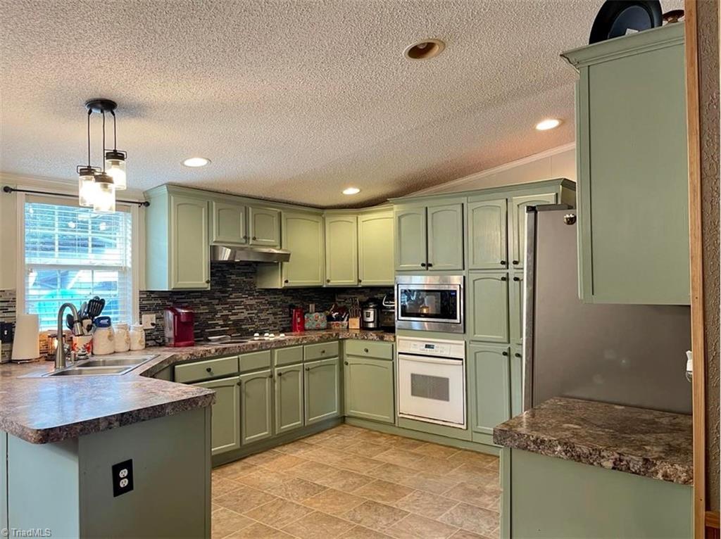 390 Rab Road Purlear, NC 28665 - Photo 4 of 23