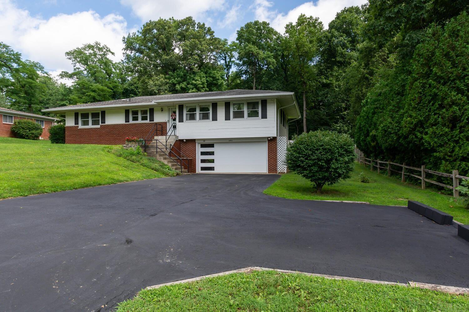 3890 West Tapp Road Bloomington, IN 47403 - Photo 2 of 34 Gallery Image 2