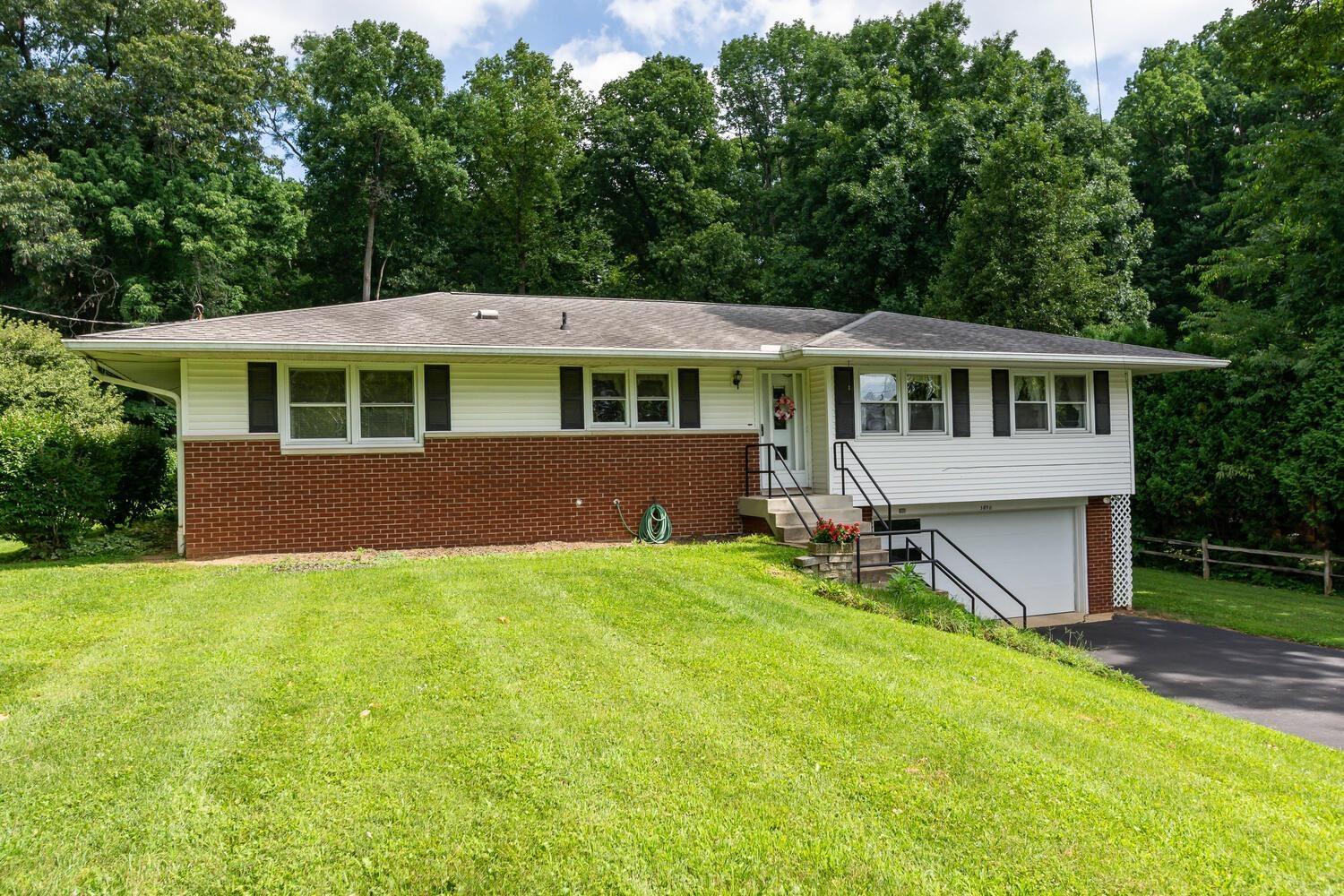 3890 West Tapp Road Bloomington, IN 47403 - Photo 3 of 34 Gallery Image 3