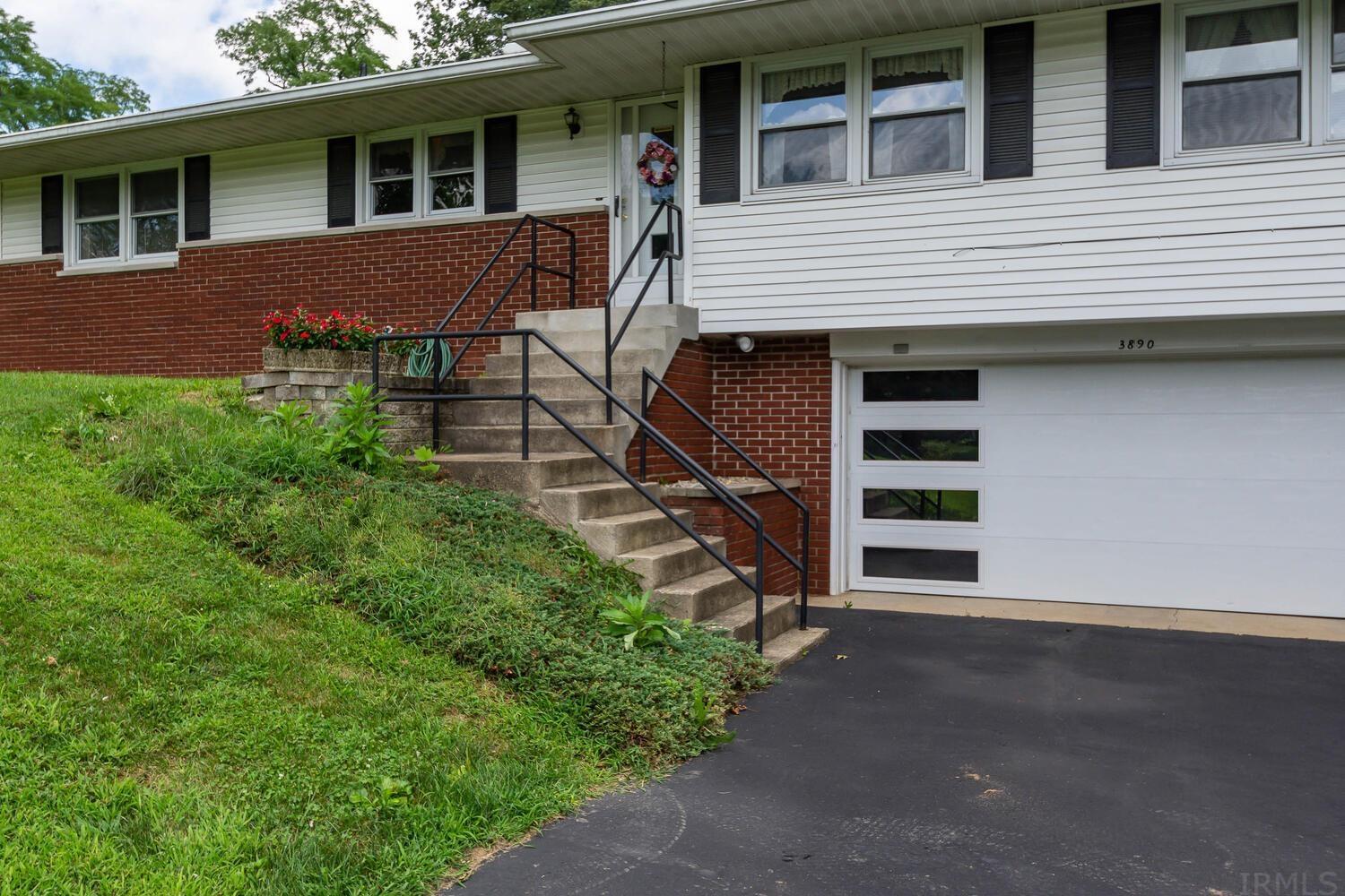3890 West Tapp Road Bloomington, IN 47403 - Photo 4 of 34 Gallery Image 4