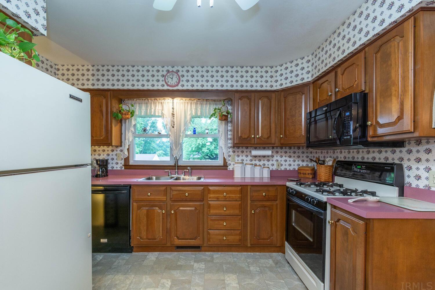 3890 West Tapp Road Bloomington, IN 47403 - Photo 6 of 34 Gallery Image 6