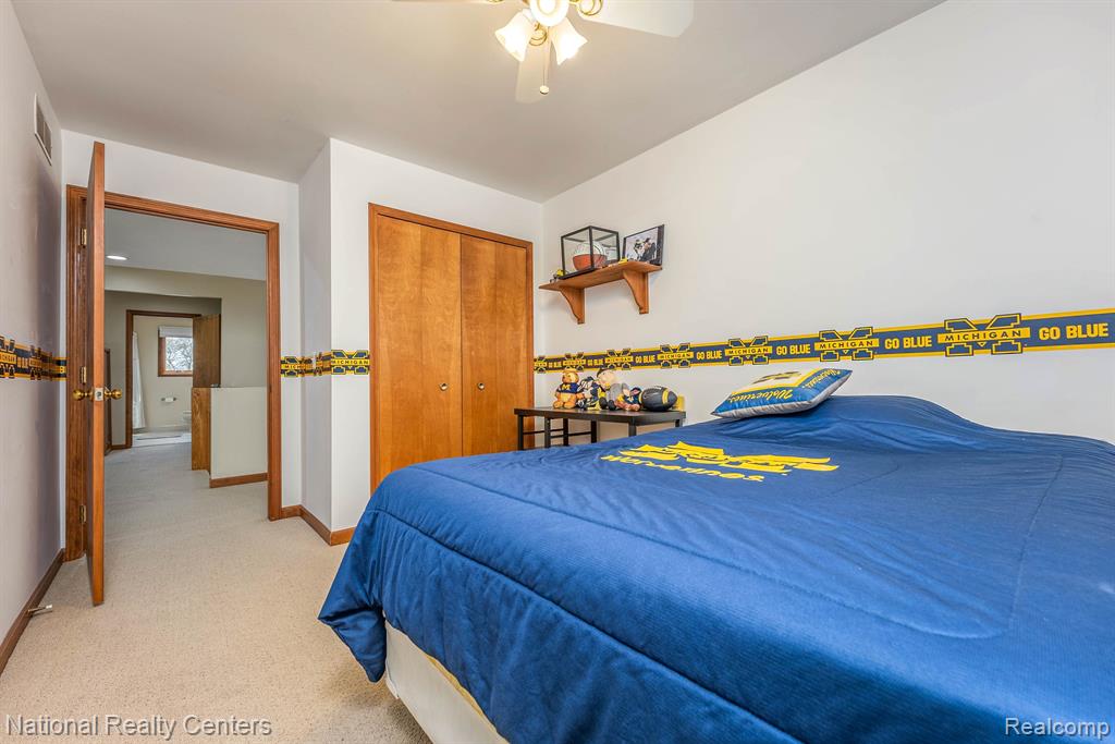 37164 Chesapeake Road Farmington Hills, MI 48335 - Photo 21 of 40