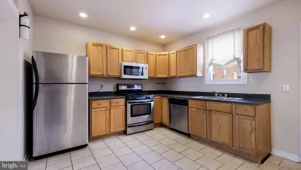 $2,600 | 731 Carpenter Street, Philadelphia, PA 19147