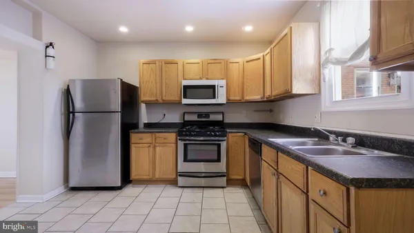 $2,600 | 731 Carpenter Street, Philadelphia, PA 19147