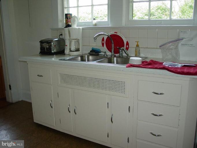 6905 Marlborough Road Baltimore, MD 21212 - Photo 12 of 16 Kitchen #2
