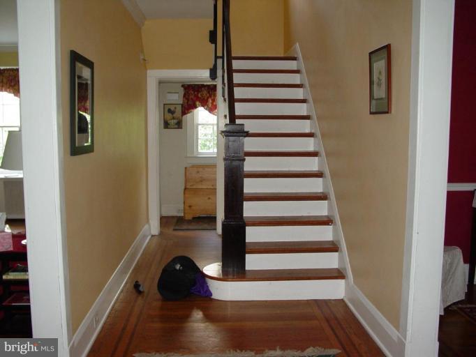 6905 Marlborough Road Baltimore, MD 21212 - Photo 15 of 16 Entrance / Foyer