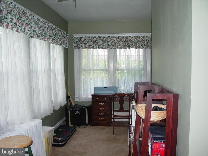 6905 Marlborough Road Baltimore, MD 21212 - Photo 8 of 16 Family Room