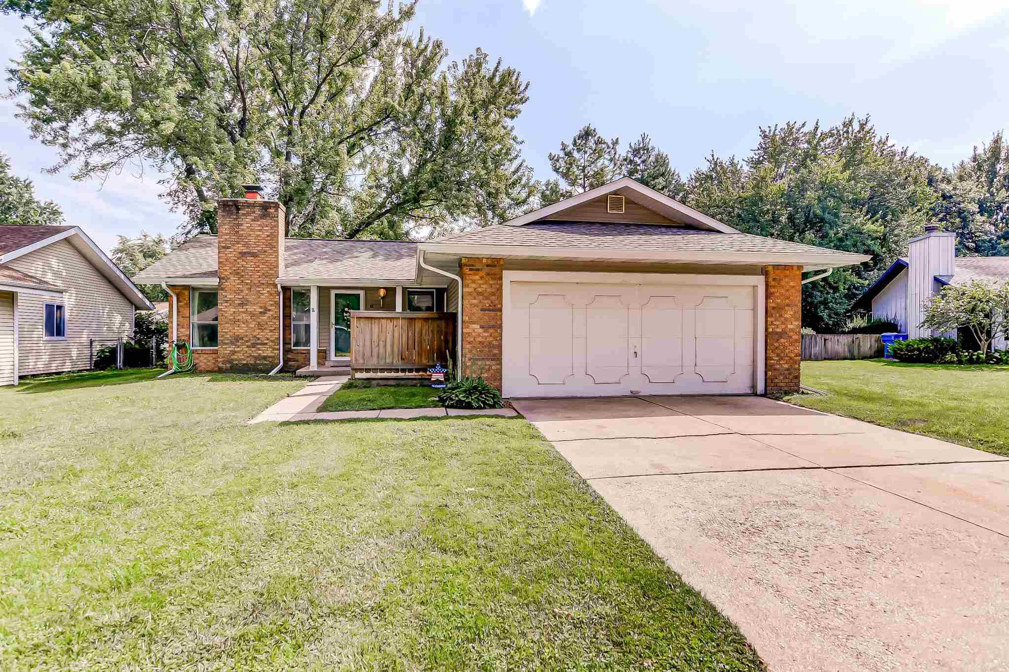 6 Leeds Drive Springfield, IL 62702 - Photo 1 of 26 Gallery Image 1