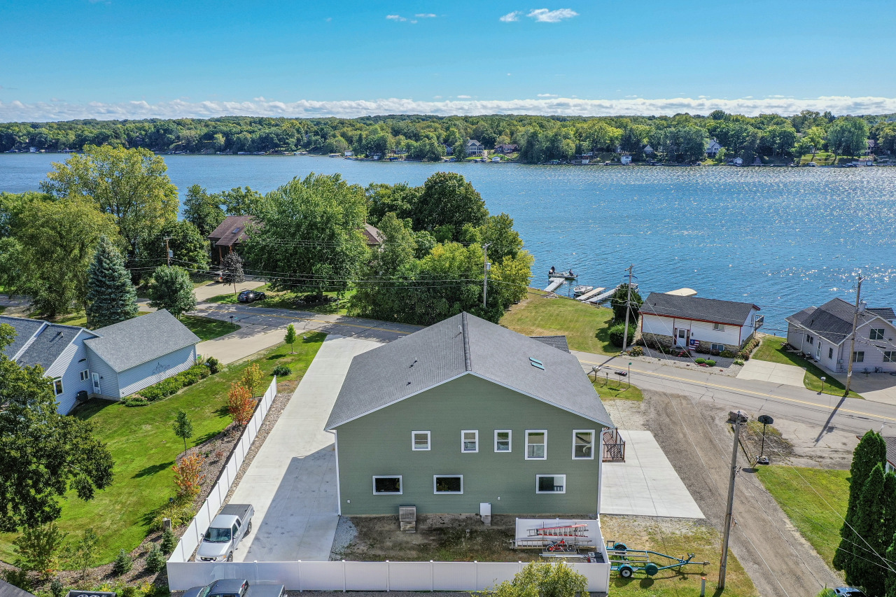 7134 North Tichigan Road Waterford, WI 53185 - Photo 4 of 53 Photo 68