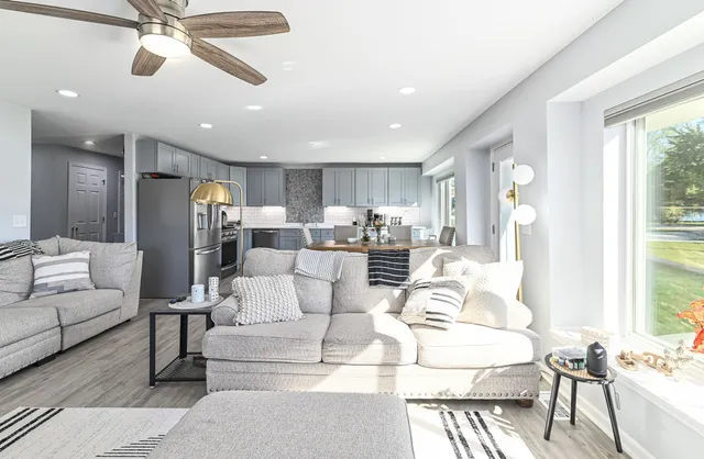 $1,895,000 | 7134 North Tichigan Road, Waterford, WI 53185